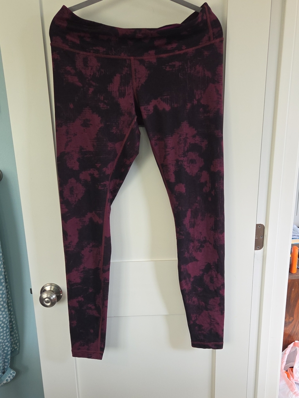 lululemon athletica Maroon and Black Tie-Dye Leggings